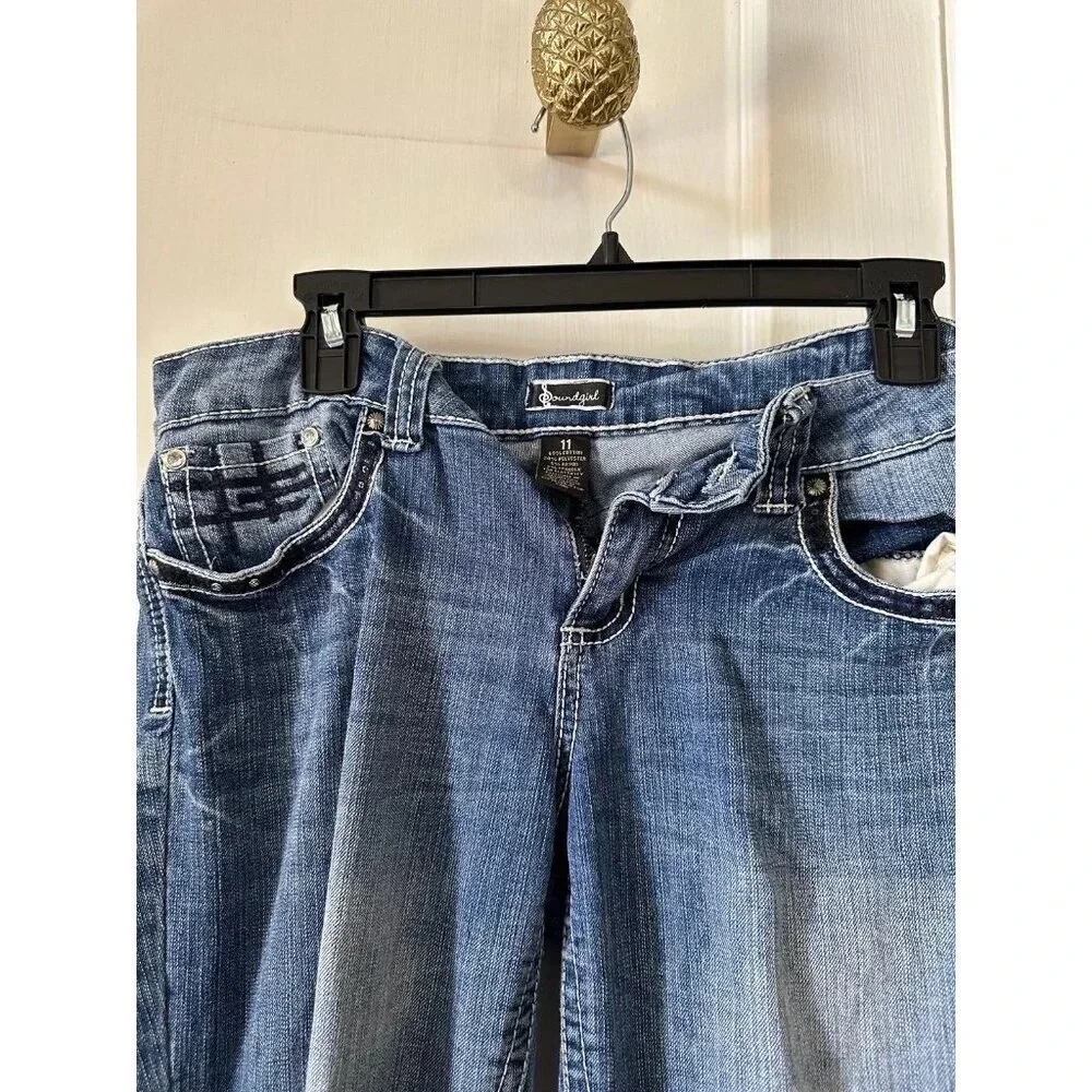 Soundgirl Women’s size 11 blue jeans